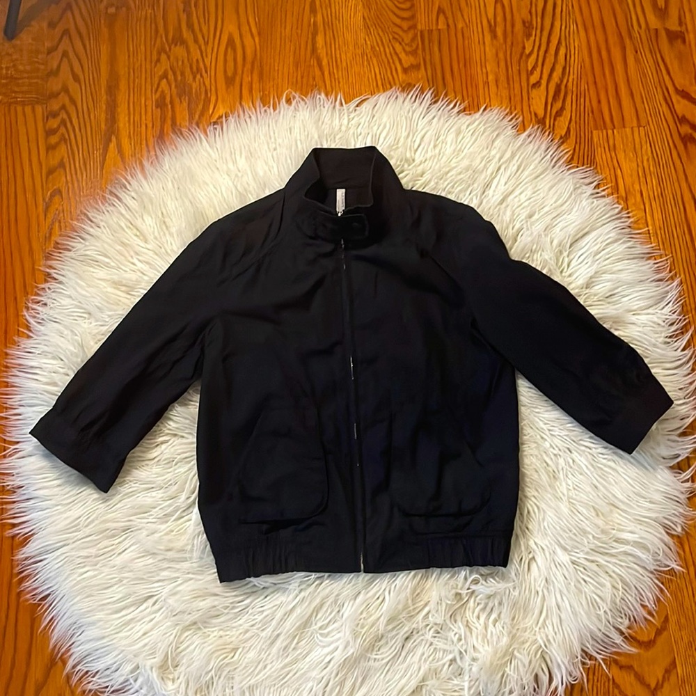 Old Navy Womens Black Jacket (end of sleeves stop at around elbow length)